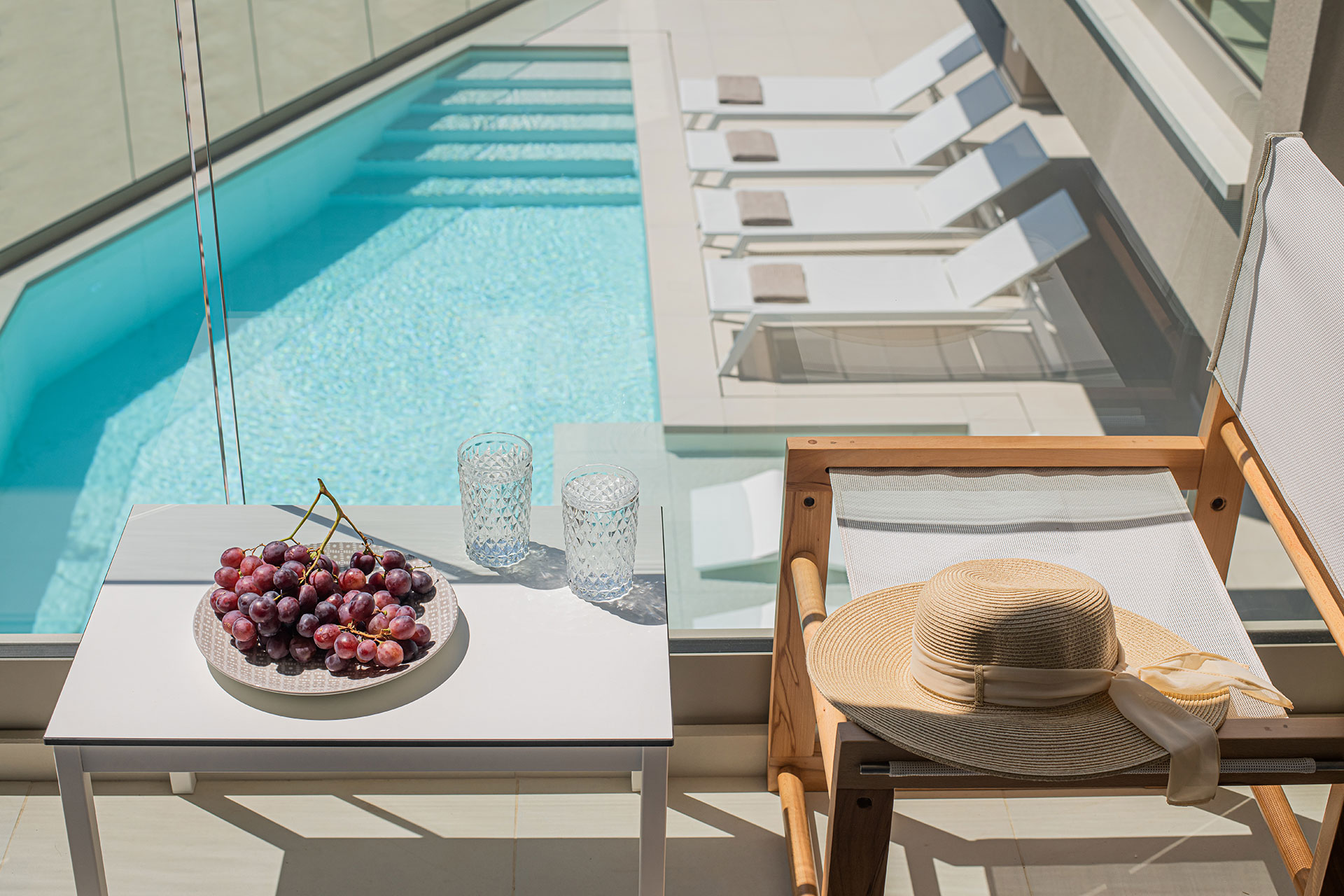 Edem-Boutique-Hotel-Deluxe-Rooms-Sea-View-(2).jpg
